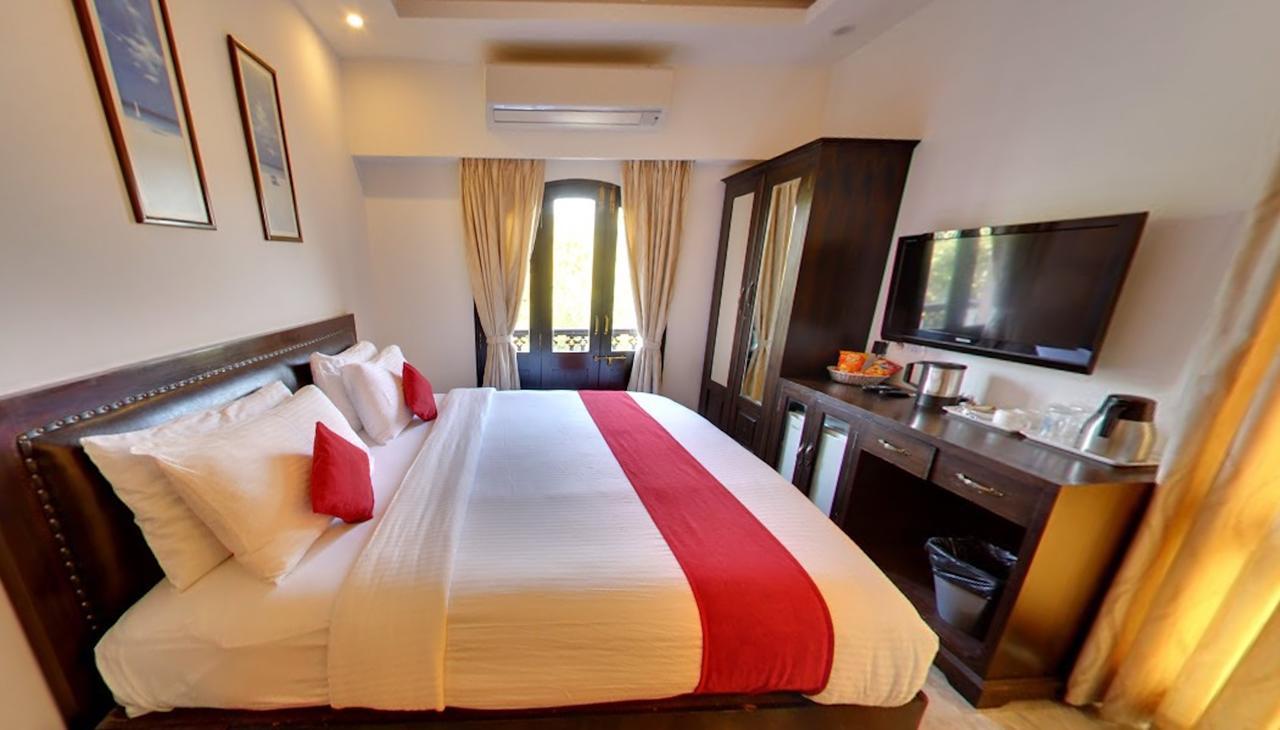Calangute Grande Hotel Exterior photo